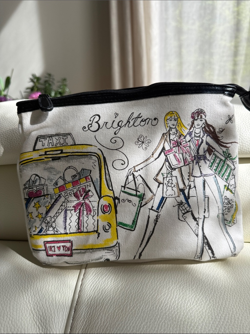 Brighton City Sceneries Insulated Cosmetic Bag - Picture 4 of 11